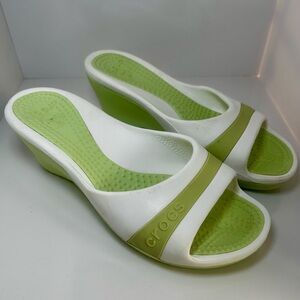 CROCS Women’s White and Green Sandals, Size 9.